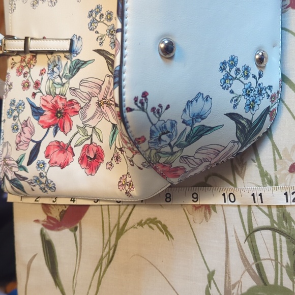 Handbag - Picture 7 of 7